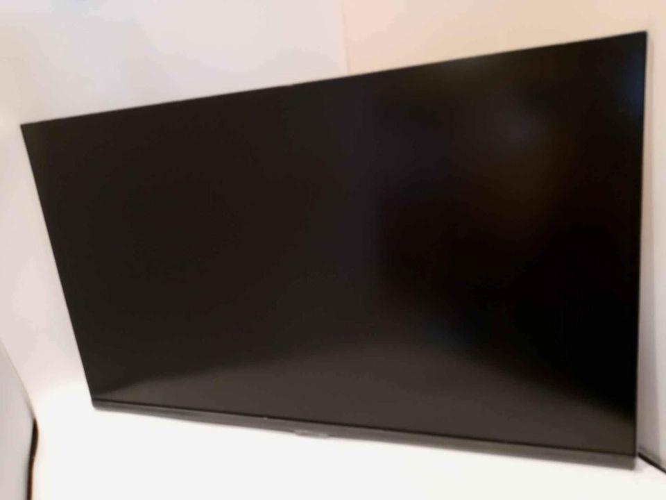 SAMSUNG SMART MONITOR & STREAMING TV